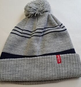 Levis Women's Knit Hat With Pom    Size OS